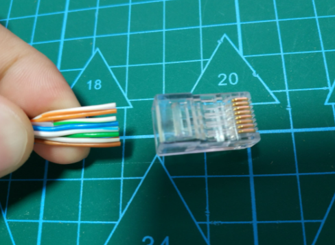 RJ45交叉线与直通线的区别（如何制作交叉线和直通线）